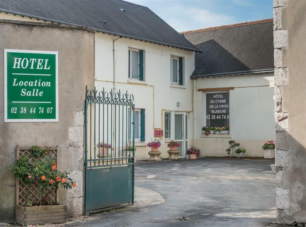 Hotel Du Cygne De La Croix Blanche Lailly-en-Val Exteriör bild